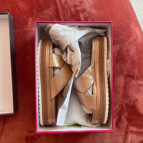 *NWT* ♡ Vince Camuto Slip On Platform Sandal​ - Picture 4 of 9